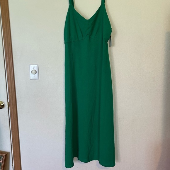 NWT TAHARI Size 12 Kelly green Dress Smocked back - Picture 1 of 10
